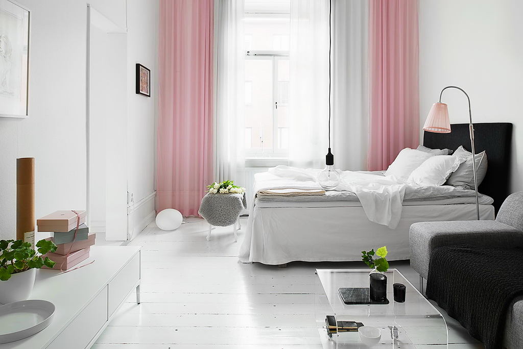 грязно розовый цвет в интерьере гостиной